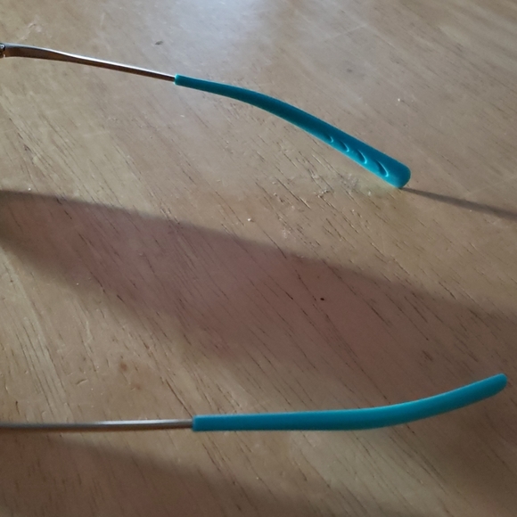 Sunglasses - Picture 3 of 8